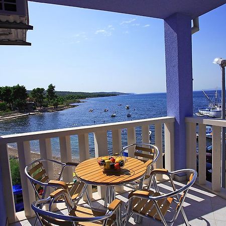 Aparthotel Marina Gromela Mirca  Ruang foto