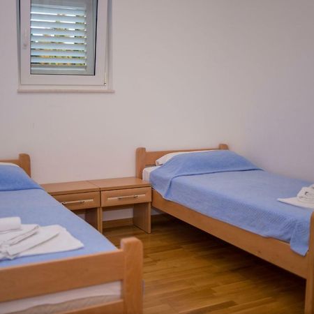Aparthotel Marina Gromela Mirca  Bagian luar foto