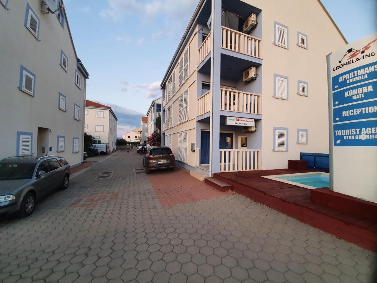 Aparthotel Marina Gromela Mirca  Bagian luar foto