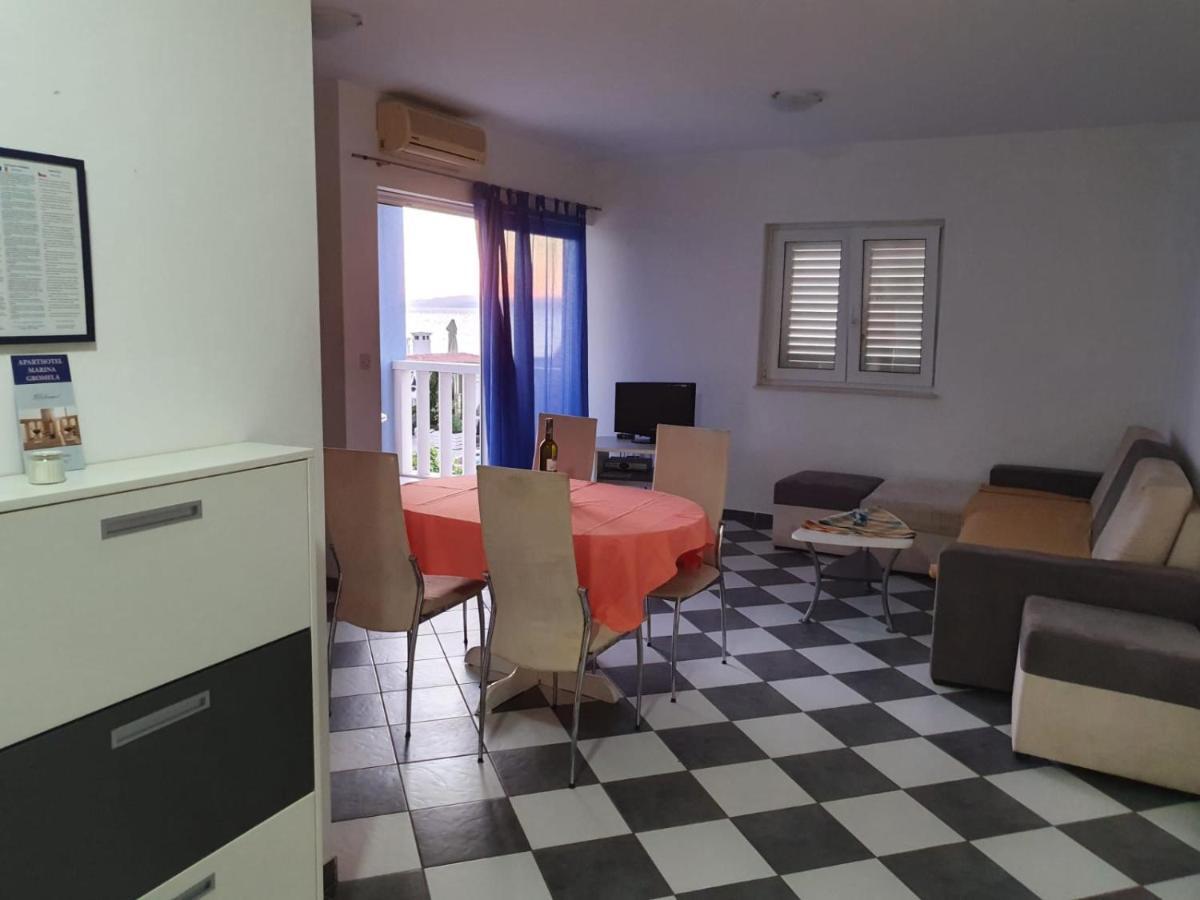 Aparthotel Marina Gromela Mirca  Bagian luar foto