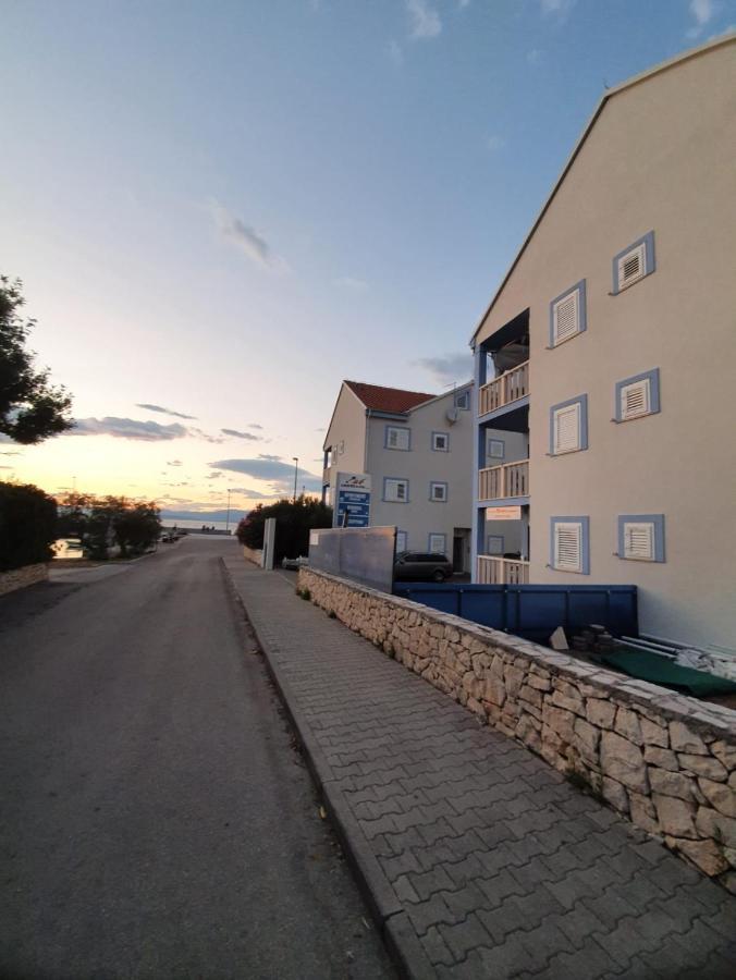 Aparthotel Marina Gromela Mirca  Bagian luar foto