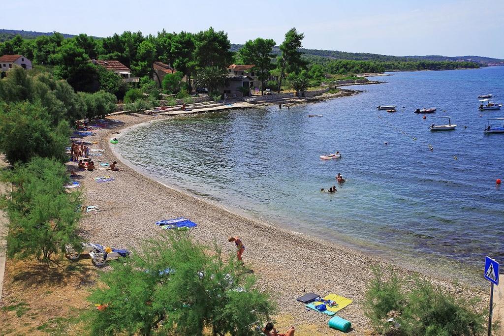 Aparthotel Marina Gromela Mirca  Ruang foto