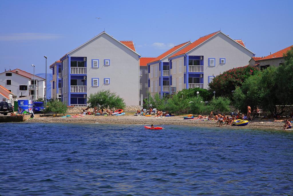 Aparthotel Marina Gromela Mirca  Ruang foto