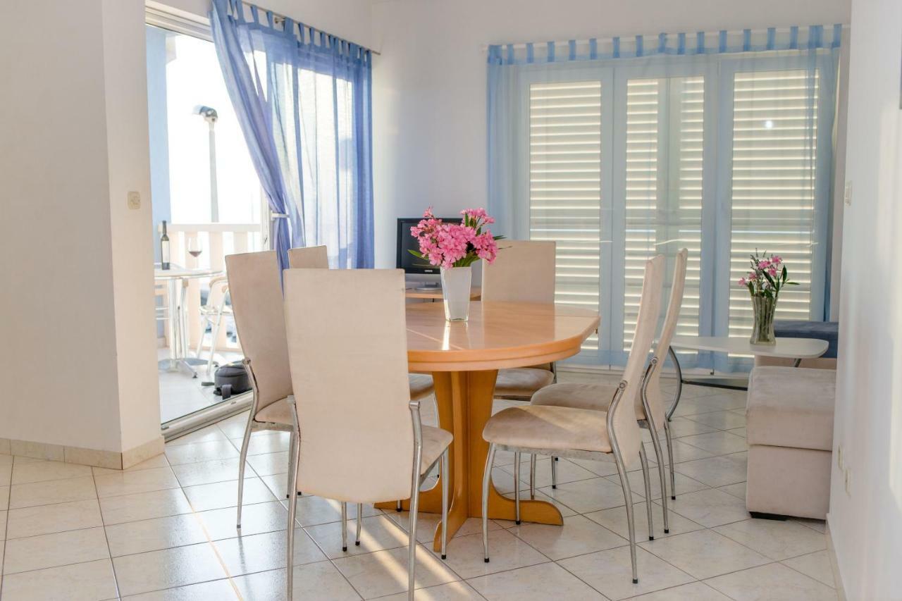 Aparthotel Marina Gromela Mirca  Bagian luar foto