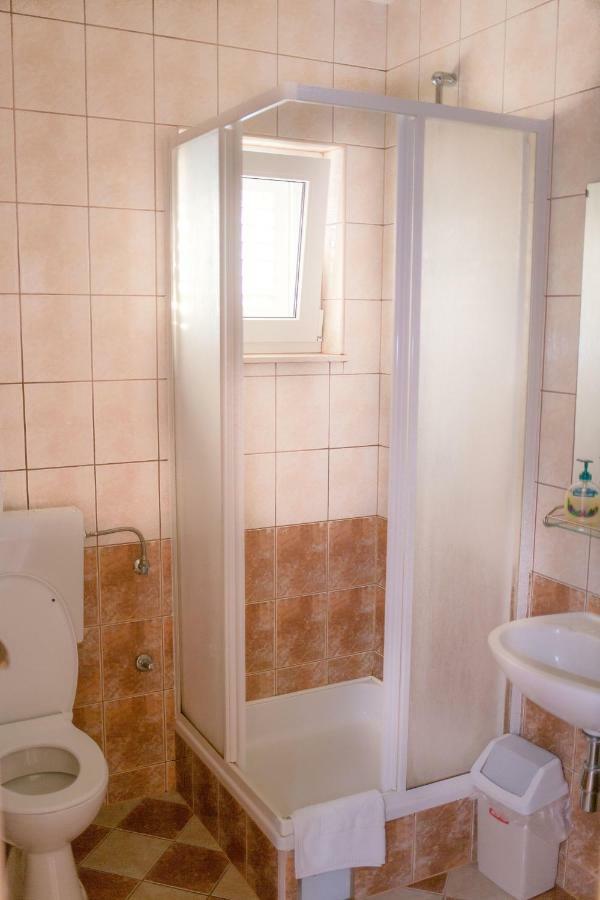 Aparthotel Marina Gromela Mirca  Bagian luar foto