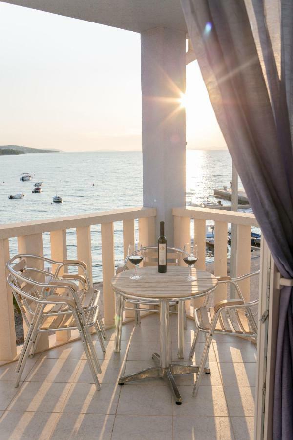 Aparthotel Marina Gromela Mirca  Bagian luar foto