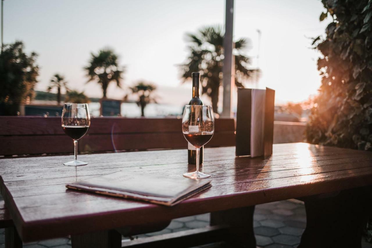 Aparthotel Marina Gromela Mirca  Bagian luar foto